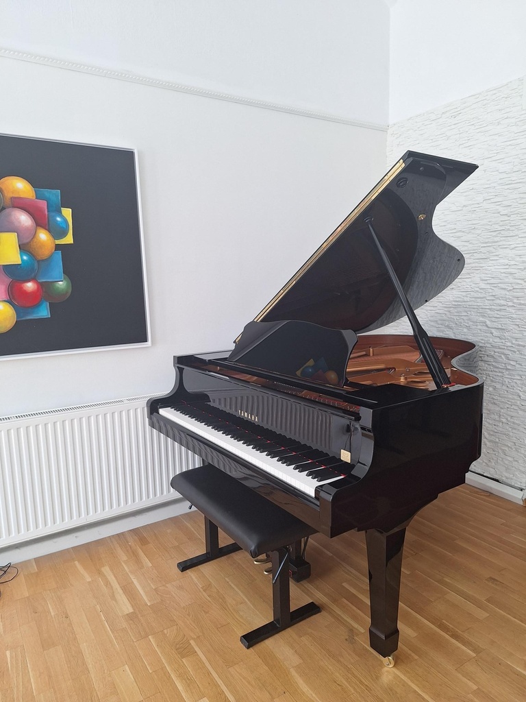 Yamaha Flügel C3, Baujahr 2000, schwarz poliert
