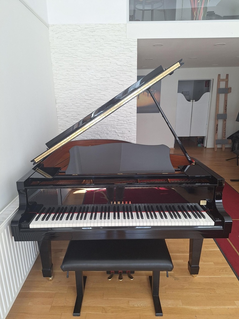 Yamaha Flügel C3, Baujahr 2000, schwarz poliert