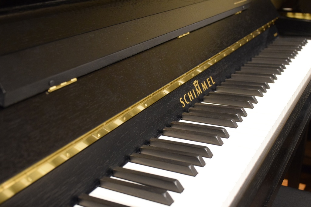 Schimmel K125 Tradition Konzertpiano Eiche schwarz satiniert