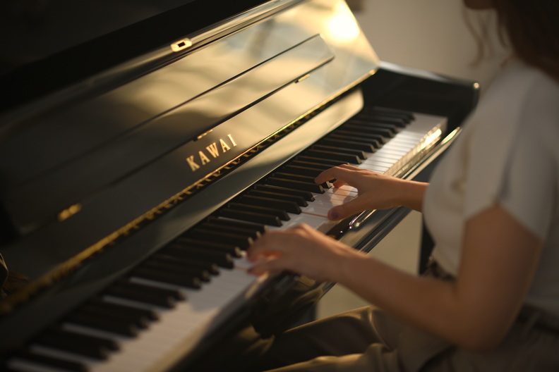 Kawai Piano MS-123 Master Series, schwarz poliert