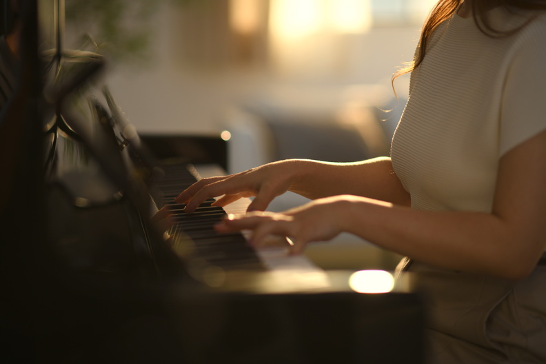 Kawai Piano MS-123 Master Series, schwarz poliert