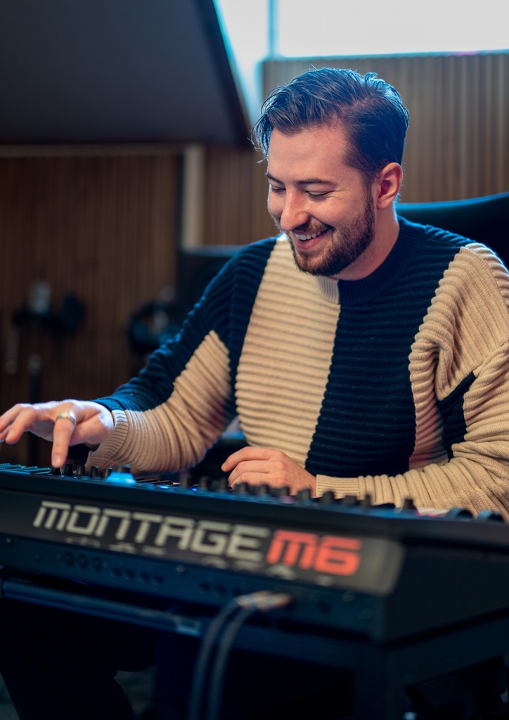 Yamaha MONTAGE M6 Synthesizer