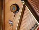 Kawai Piano K-300 mit Resonanzbodenlautsprecher, schwarz poliert