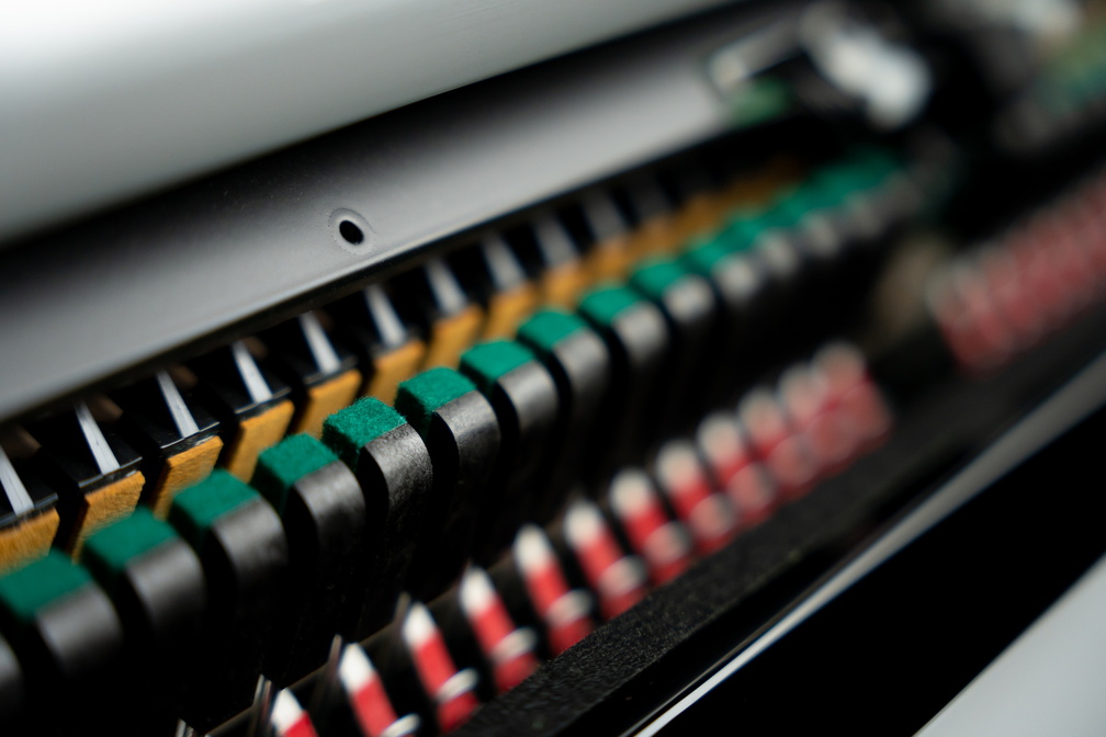 Kawai Piano K-300, weiß poliert Chrom