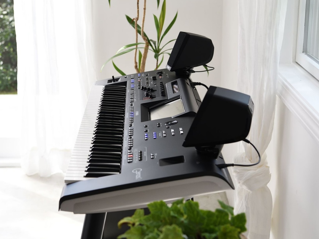 Yamaha GENOS 2 Workstation Set inkl. Boxensystem und Subwoofer